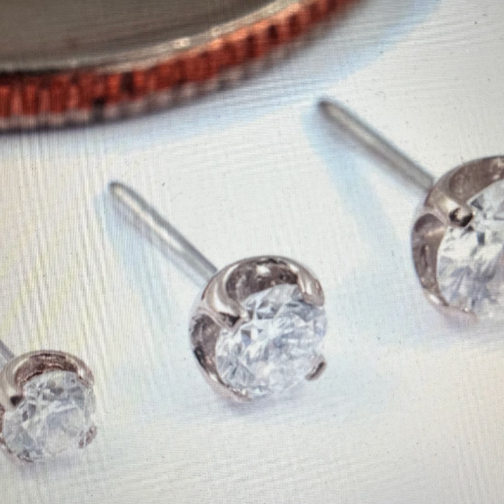 Prong-set Diamond Press-fit End in White Gold from NeoMetal 2.5mm